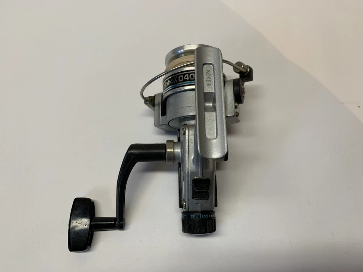 Vintage Shakespeare Alpha 040 Spinning Reel. Used. Works Great. Great Condition.