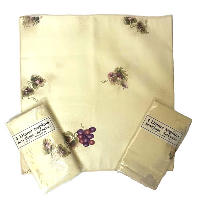 Set of 8 Dinner Napkins Grapes Print Pale Yellow Factory Sealed Cottagecore
