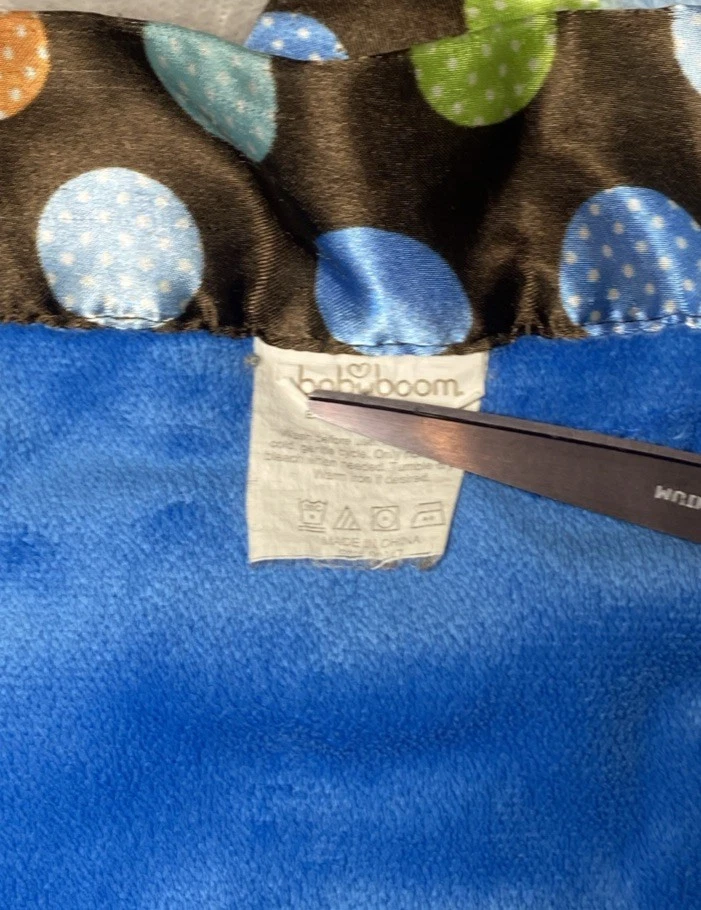 Manta Reversible Baby Boom Azul Sherpa Marrón Satinado Lunares Círculo Borde Satinado Foto 3 de 4