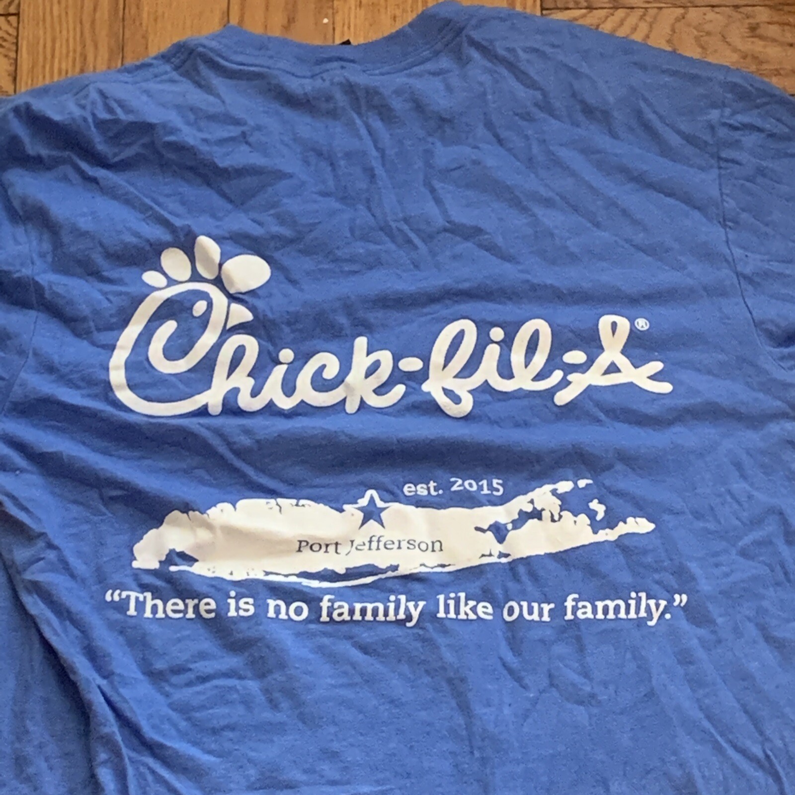 FILA T shirt blu Chick Fil A Port Jefferson New York piccola NY Long Island LI cibo