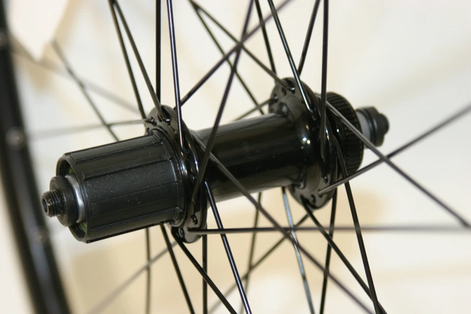 Rueda Trasera Disco Vera Terra DPD22 700c 8-10 Velocidades C-Lock Buje 135x10mm QR 32h R35 Foto 3 de 3