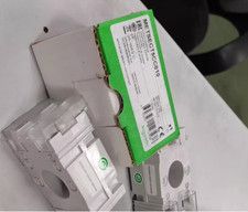 1PC NEW Schneider Current transformer 100/5 METSECT5CC010 LL