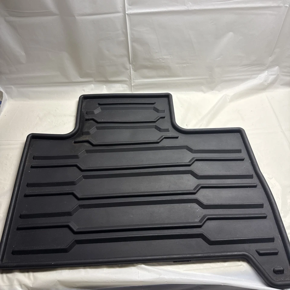 Par de alfombrillas traseras izquierda derecha OEM 2006-2010 Hummer H3 88963299 negras Foto 3 de 4