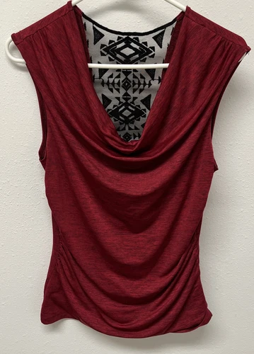 Top donna rosso Alyx con retro in pizzo nero e lati increspati taglia media