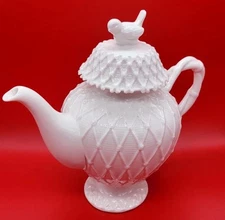 Grace's Teaware Lattice Teapot Coffee Pot Bird on Lid Dishwasher Microwave Safe