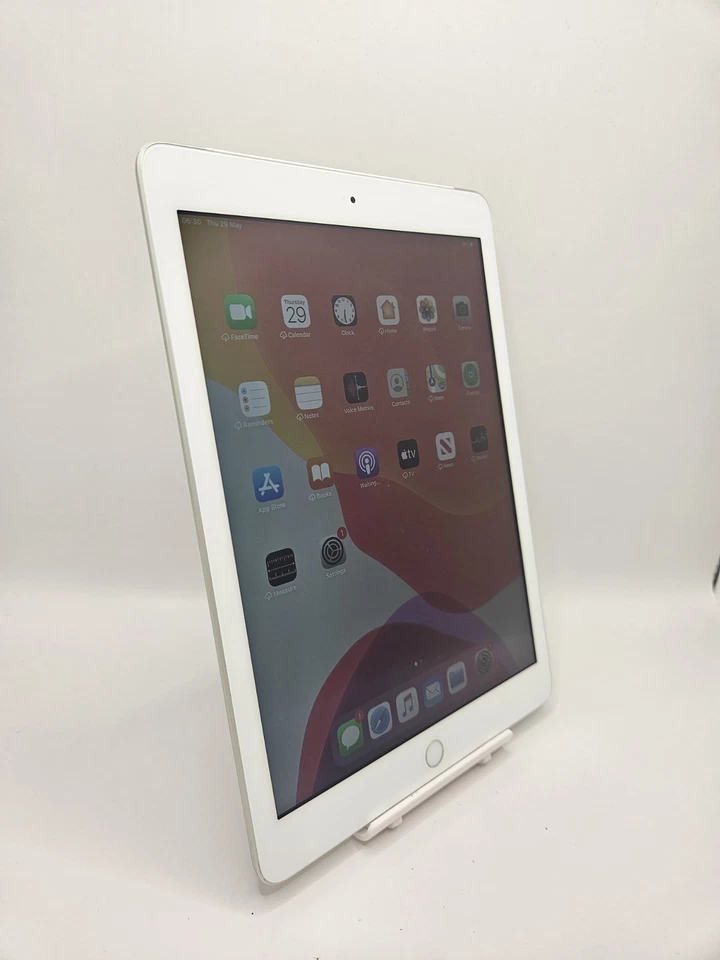 Apple iPad 5th Gen White Unlocked Wi-Fi + 4G 32GB 128GB 9.7" iPadOS Tablet - Image 3 of 4