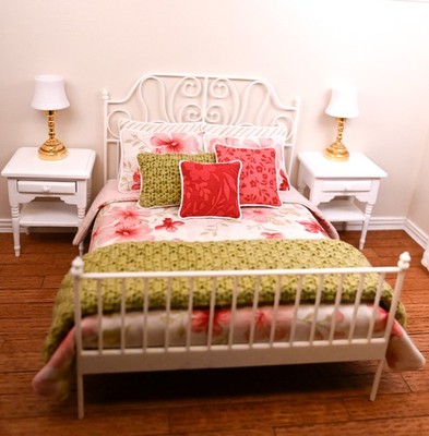 Miniature ornate white faux wrought iron bed 1:12 scale PVA dollhouse diorama