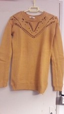 Pull moutarde mailles ajourées et petits clous T XS