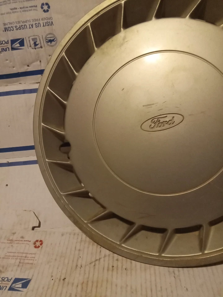 Колпак колеса 15 дюймов для Ford Escort Mustang 1992 - 1994 годов выпуска от оригинального производителя F2CC-1130-AA - Изображение 4 из 4