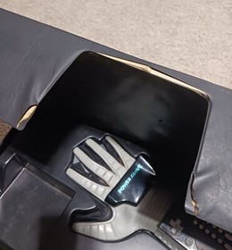 Nintendo NES Power Glove with Travel Salesman Case Tested