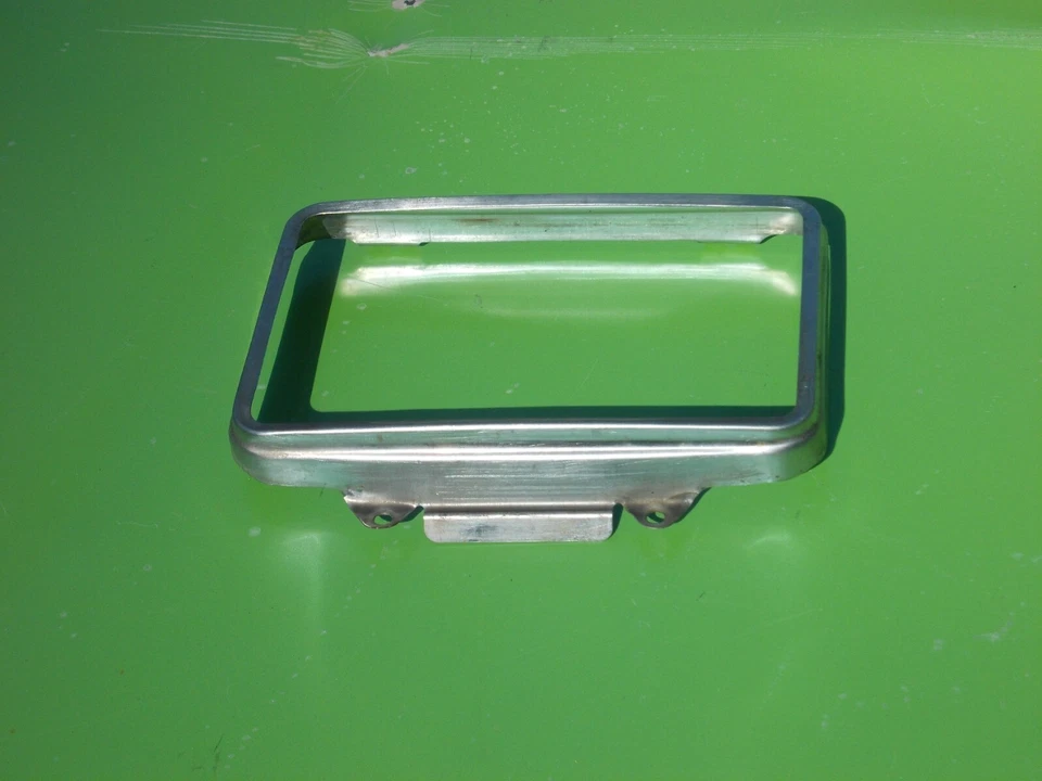 ОРИГИНАЛЬНОЕ КОЛЬЦО ОТДЕЛКИ ФАРЫ CHEVY METRO 90-97 91172267 GEO SPRINT LSI - Изображение 2 из 4