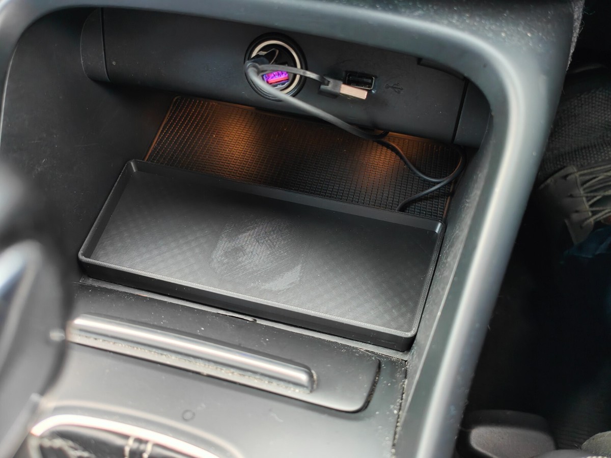 Volvo Xc40 Wireless Charger Volvo Xc90 Volvo XC40 Wireless Charger UK