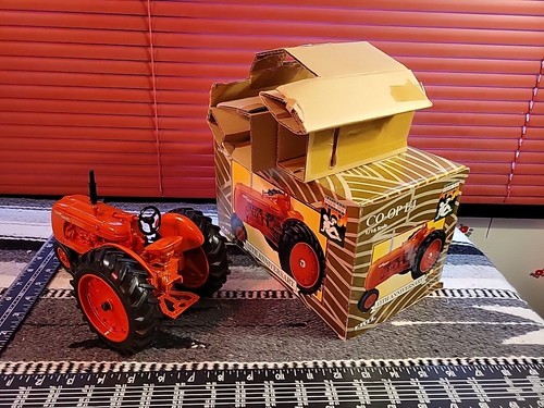 ERTL CO-OP E4 1/16 Diecast Farm Tractor Replica Collectible - Picture 3 of 15