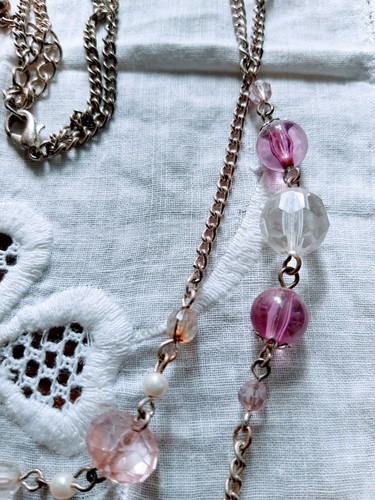 Vintage double stranded long silver-tone pink, pearl necklace 30" long - Picture 2 of 4