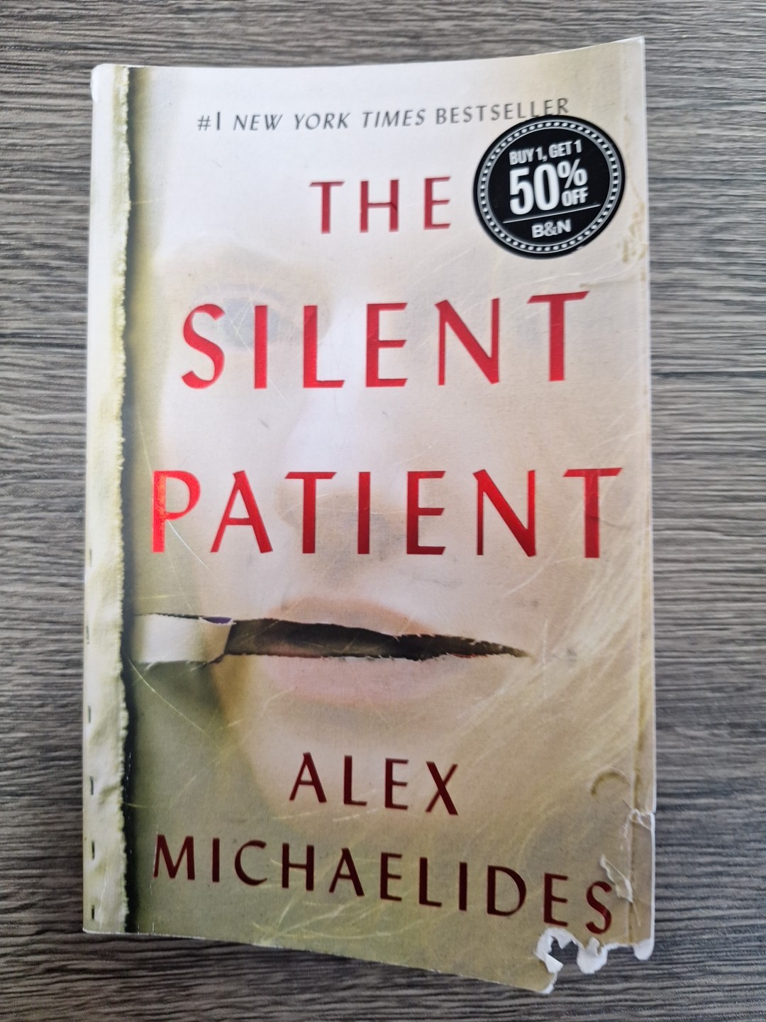 The Silent Patient by Alex Michaelides soft cover book in good condition