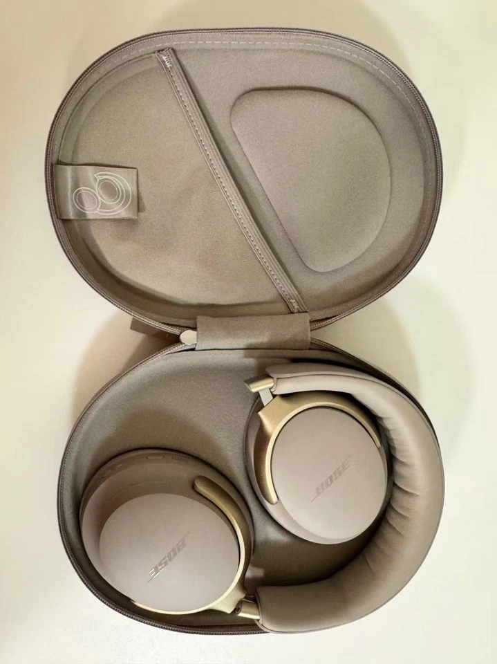 Bose QuietComfort Ultra Headphones (1st generation), Foto 1 von 2