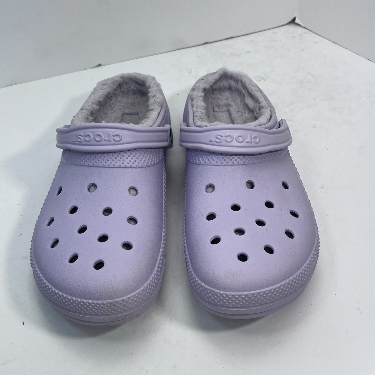 Crocs Lavender Faux Fur Lined Clogs Men display picture 1