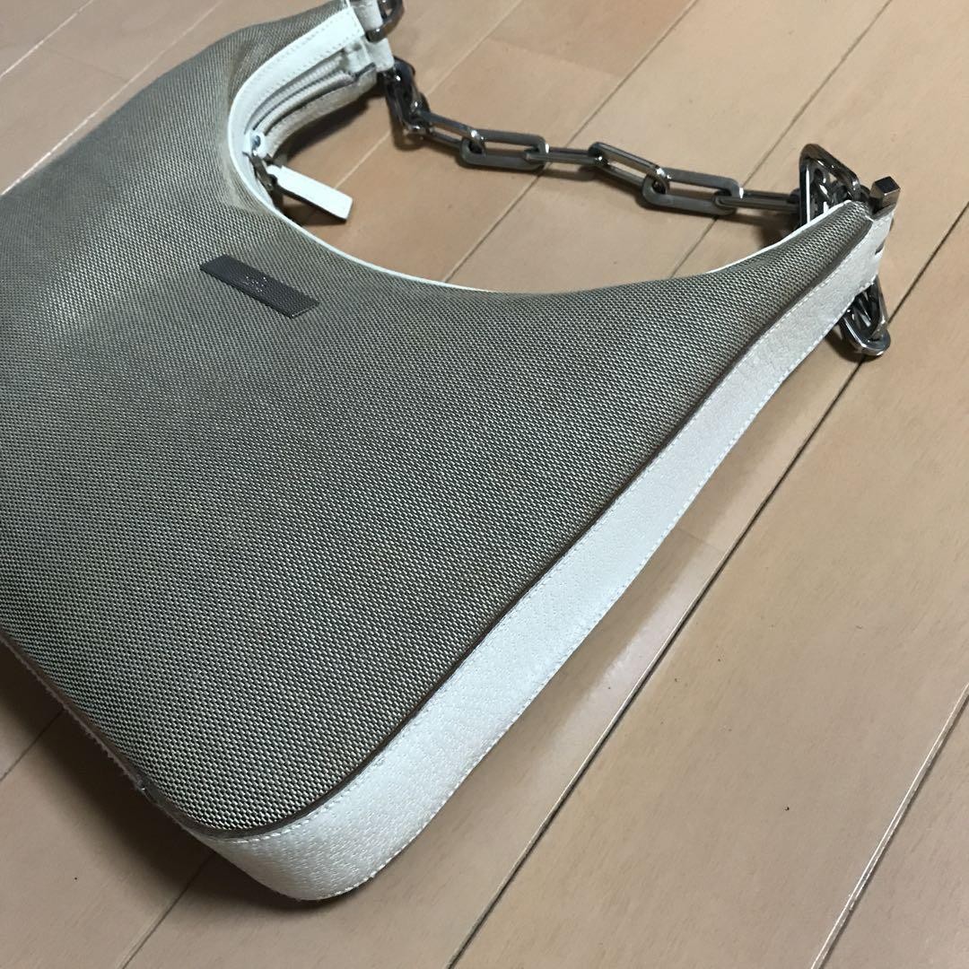 Gucci Beige Canvas Leather Shoulder Bag with Silver Chain Pre-Owned