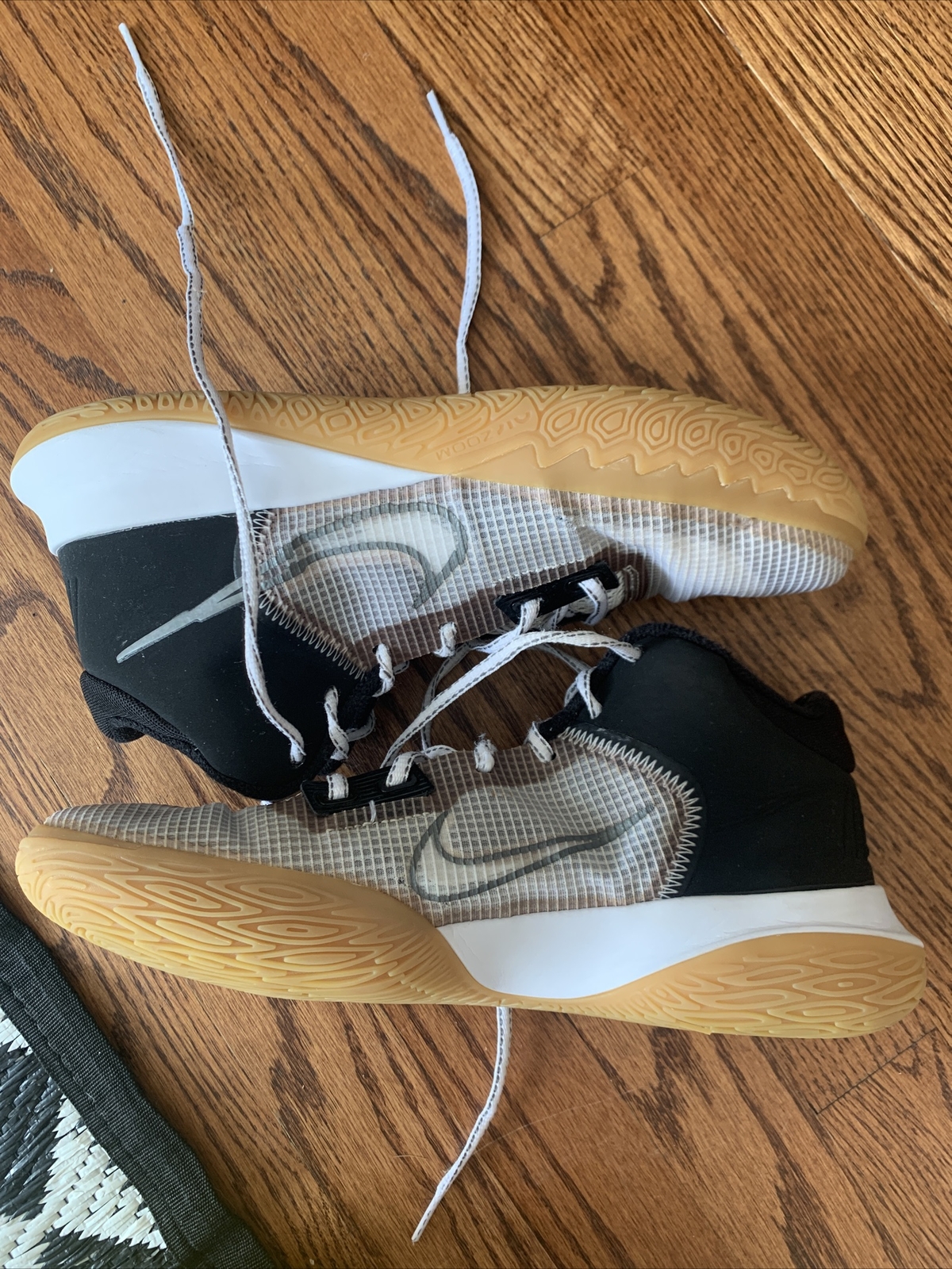 Kylie Flytrap 4s - image 1