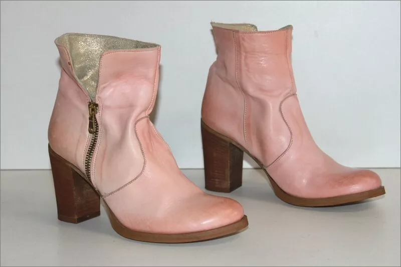 Light pink top heel boots