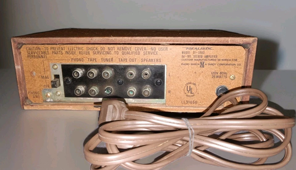 Amplificador estéreo de estado sólido realista SA-101 31-1983 - Liga/não testado - Imagem 2 de 4