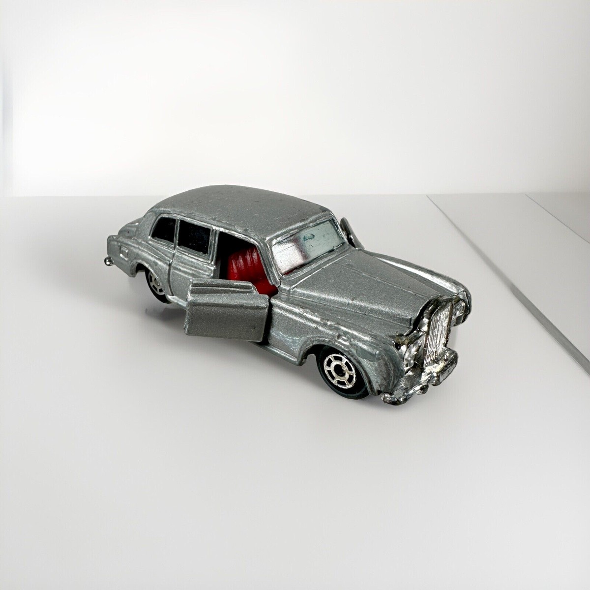 Vintage 1976 Tomica Rolls-Royce Phantom VI No. F6 Japan Opening