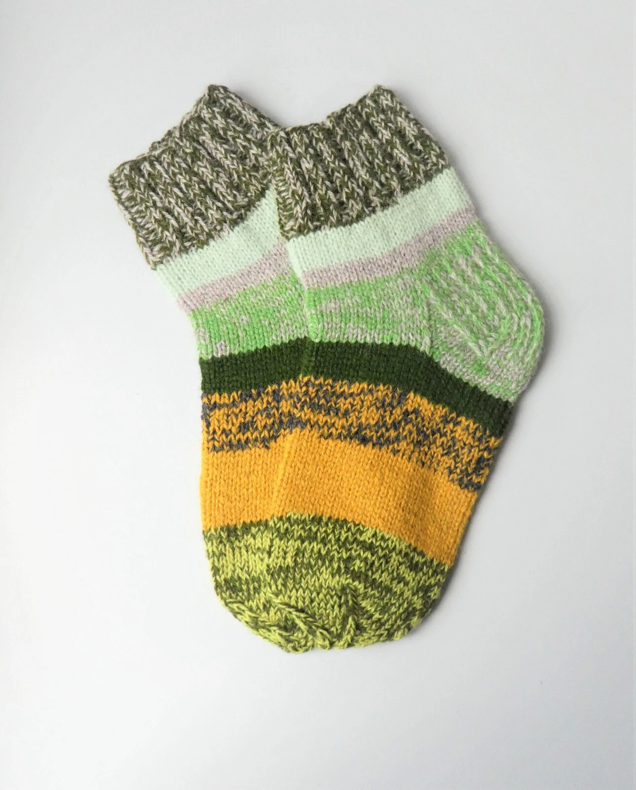 Size 9-10 1/2 women 8-9 1/2 men US / 41-42 EU Hand knitted socks