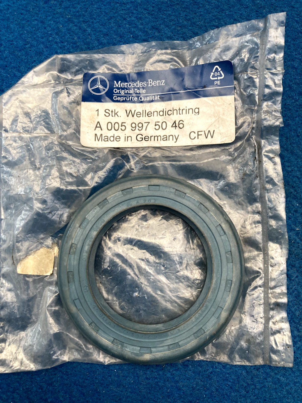 MERCEDES BENZ HUB BEARING SEAL 200 & SL MODELS DEALER PART BRAND NEW