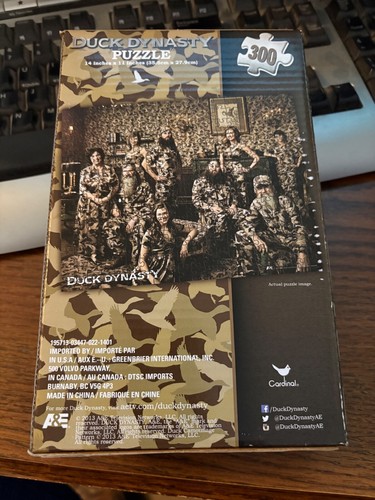 Duck Dynasty 300 Piece Jigsaw Puzzle 14" x 11" Family Photo Camo NEW Sealed - Picture 2 of 3