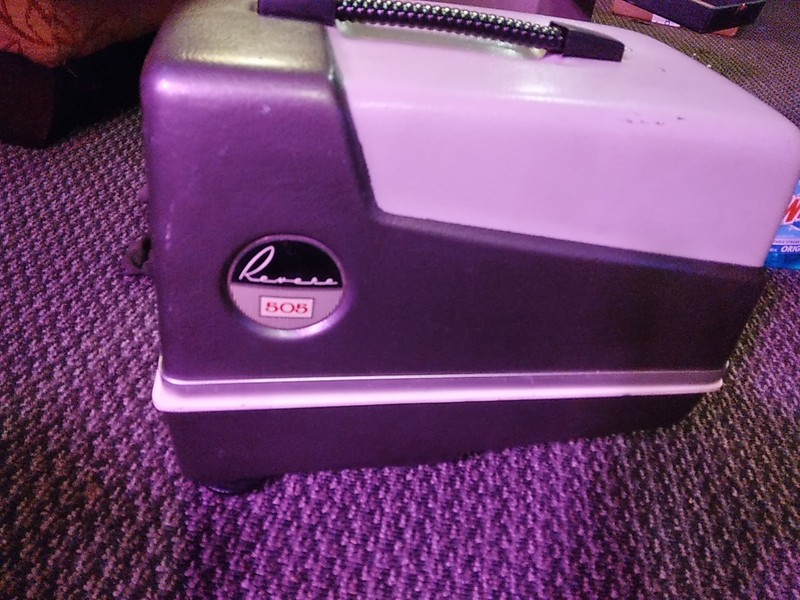 Revere 505 Auto Magazine Slide Projector w/ Original Case. Tested And WorksGreat