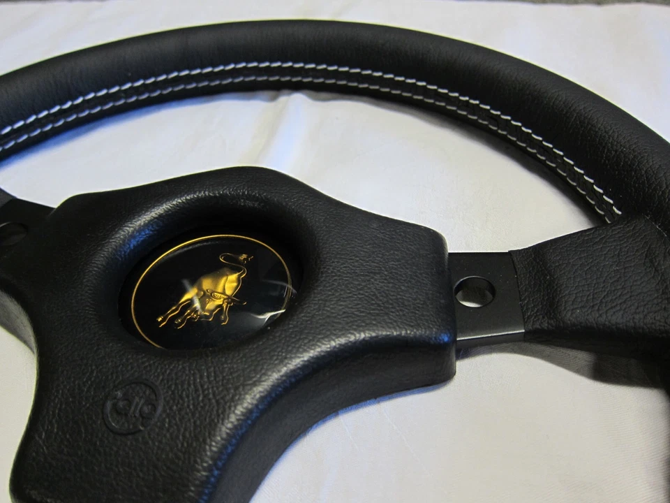 Volante Lamborghini Countach QV, 5000 S + almohadilla de goma + emblema insignia bocina Foto 3 de 4