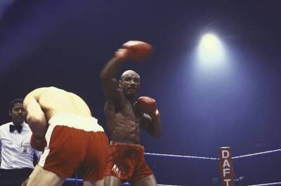 WBC/WBA Middleweight Title, Marvin Hagler in action, throwing punc - Old Photo