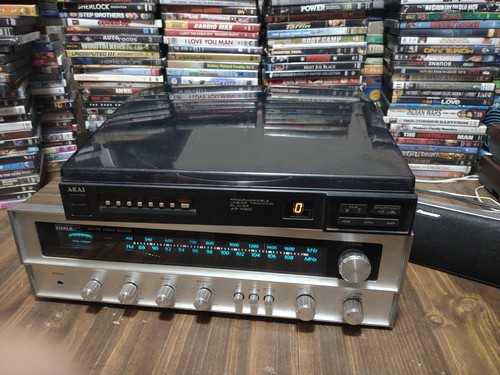 AKAI AP-M50 LINEAR TRACKING QUARTZ TURNTABLE   Plays But Has Tracking Issue 