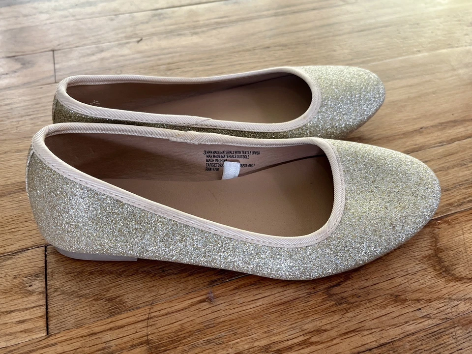 Lote de 2 Zapatos Planos Niñas Talla 3 Blanco y Dorado Brillo Wonder Nation/Objetivo  Foto 3 de 4