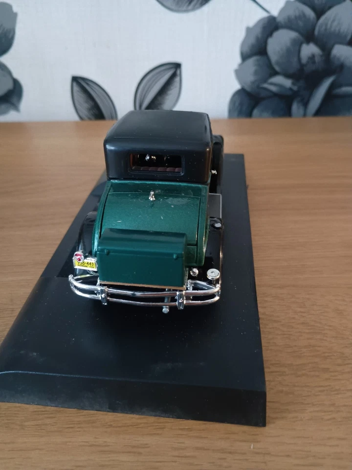 Signature Models 1/32 Scale 1930 Hudson - Green/Black on plinth  - Image 4 of 4