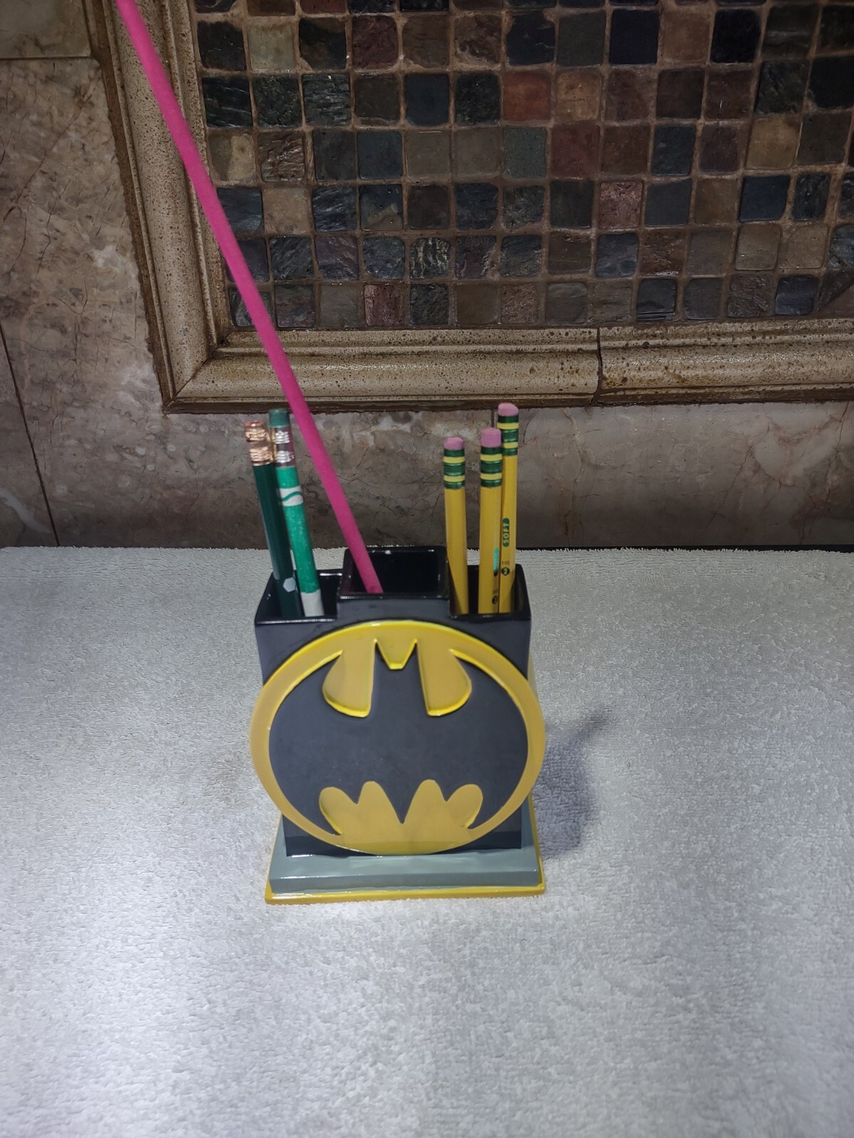 DC Comics Batman Bat-Signal Logo Tooth Brush Holder