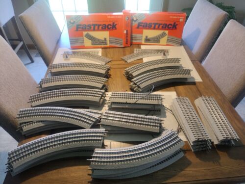 50 Piece Lionel Fastrack Lot O-scale Straight Curves And Switches - Afbeelding 1 van 8