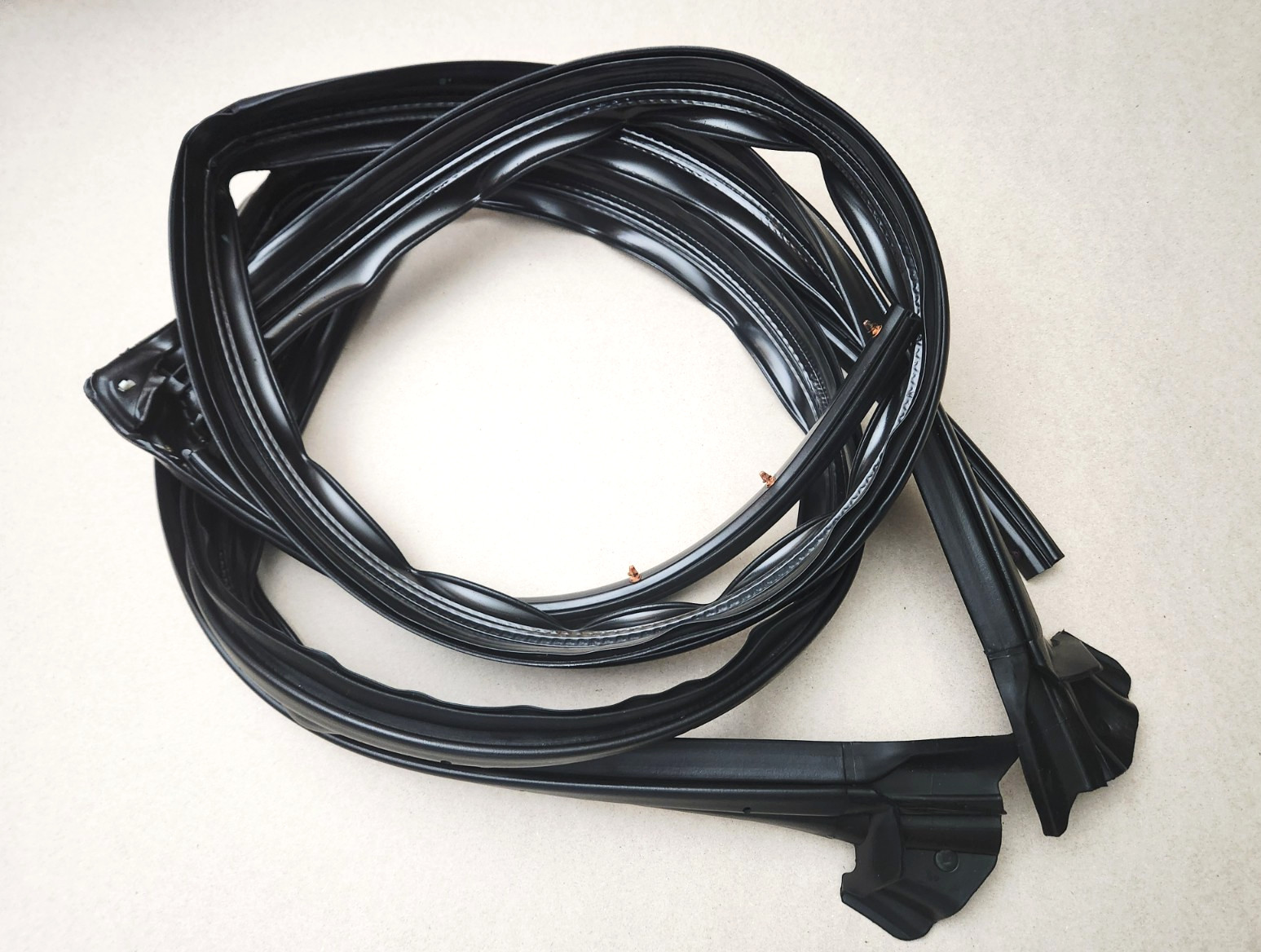 2005-2010 Jeep Grand Cherokee Upper Body Side Seal Weatherstrip Set Mopar OE OEM