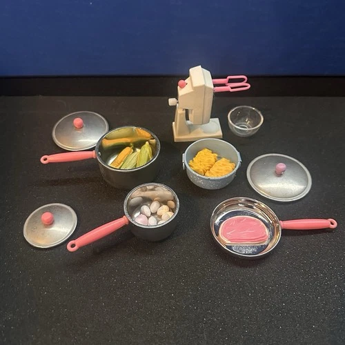 Vtg  Barbie Tyco 1995 Kitchen Littles Pots & Pans W/added Food & Wind Up Mixer