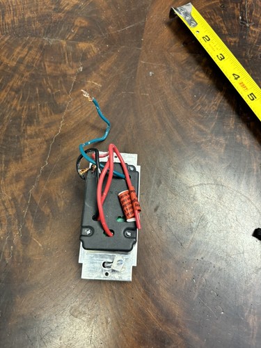 1 atenuador Leviton Sureslide 6674 con interruptor preestablecido - Imagen 3 de 4