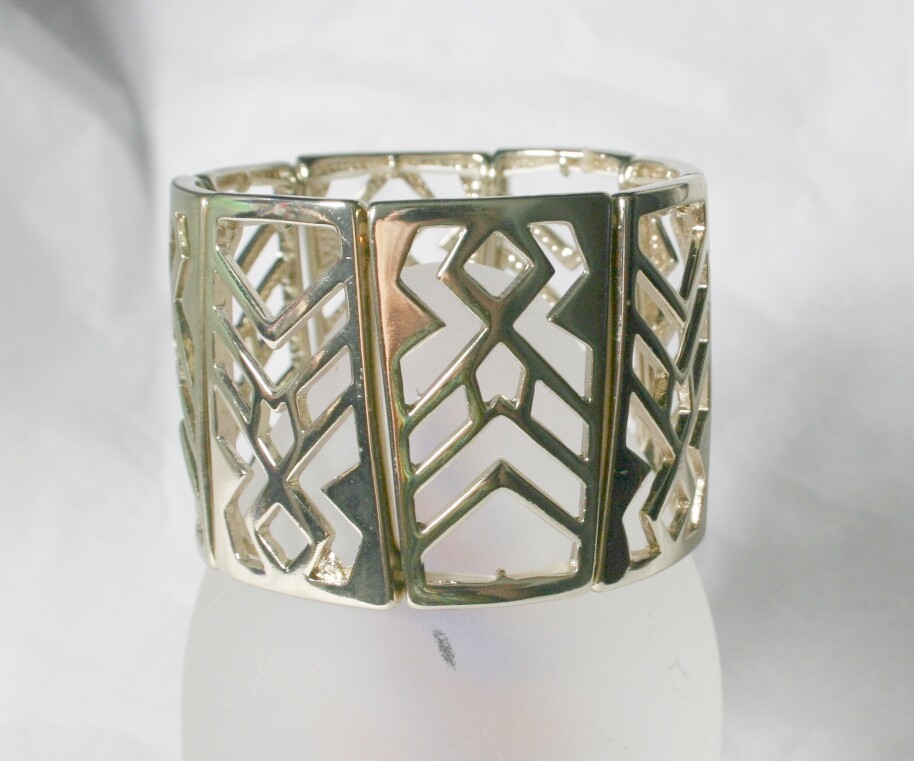 Gold-Tone Elastic Bracelet with Intricate Pattern Design-image
