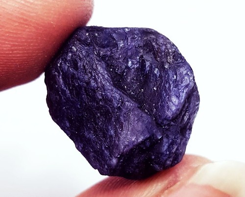 Saphir Naturel Bleu Brut (Uncut) 1750 Carats - Certifié EGL - Origine Afrique/Inde - Superbe Qualité