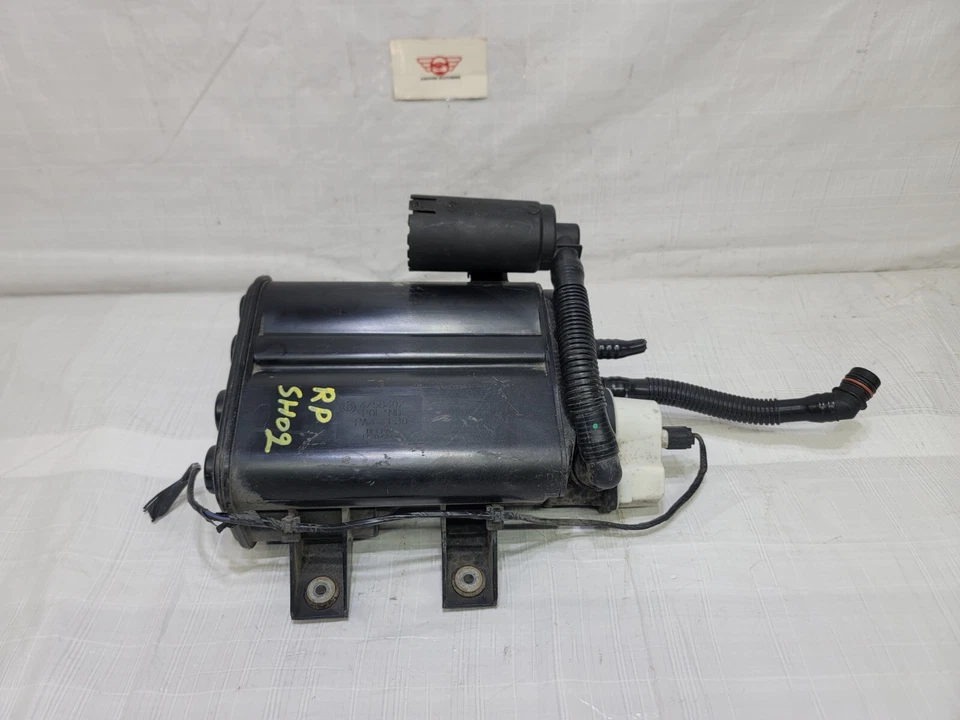 Контейнер паровой для топливного испарителя 2004-2010 BMW X3 E83 3,0 л от оригинального производителя 6758607 - Изображение 3 из 4