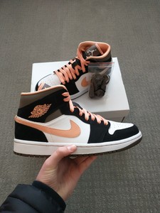 nike peach mocha
