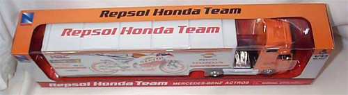 NewRay Mercedes Actros Repsol Honda Team Truck 2017 Marc Marquez 93 - 1:43 Model - Picture 2 of 2