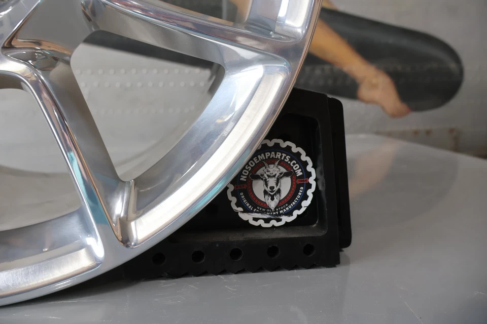 5181334AA NUEVO OEM DODGE VIPER SRT-10 ACR RUEDA TRASERA ACR-X COMP SRT Foto 3 de 4