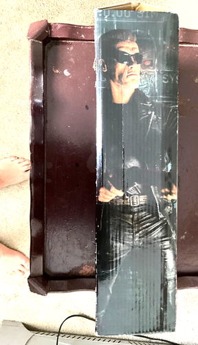 Modellino Neca Terminator 2 T-800 12" battaglia finale mai aperto - Foto 3 di 5