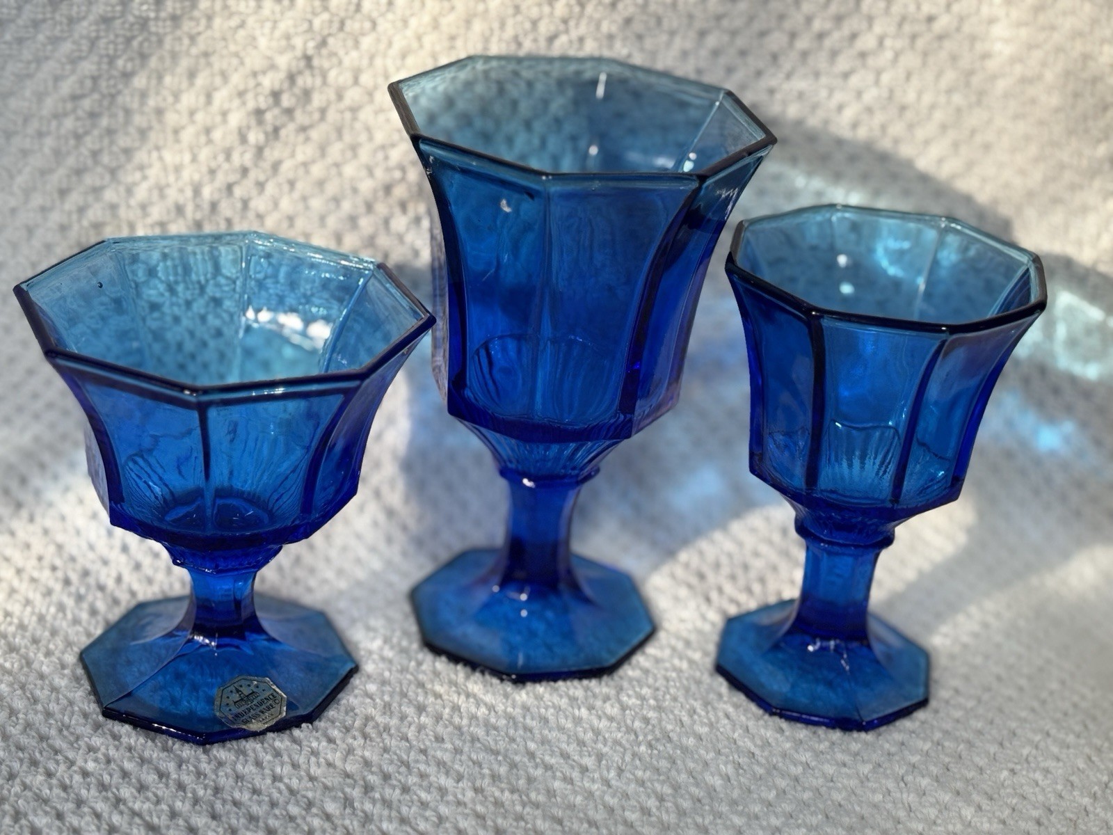SET OF 3 COBALT BLUE  VINTAGE INDEPENDENCE GLASS GOBLETS