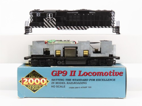 HO Scale Proto 2000 23613 ATSF Santa Fe EMD GP9 Ph. 2 Diesel #703 mit DCC | Zustand: Used