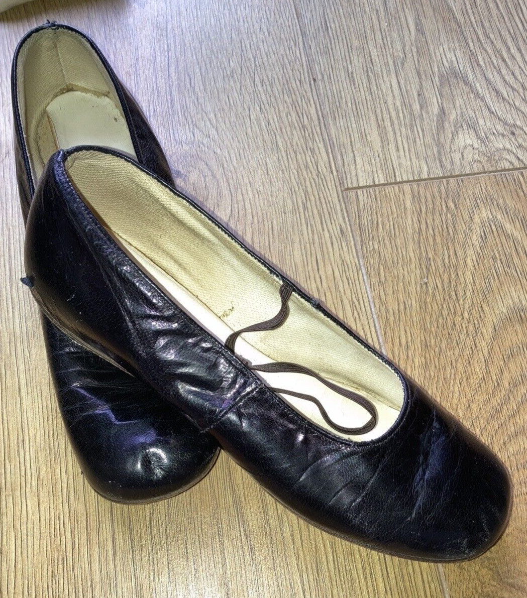 Vintage 1950s (?) All Leather Handlasted Dance/Character Shoes & Hand Made Bags 13